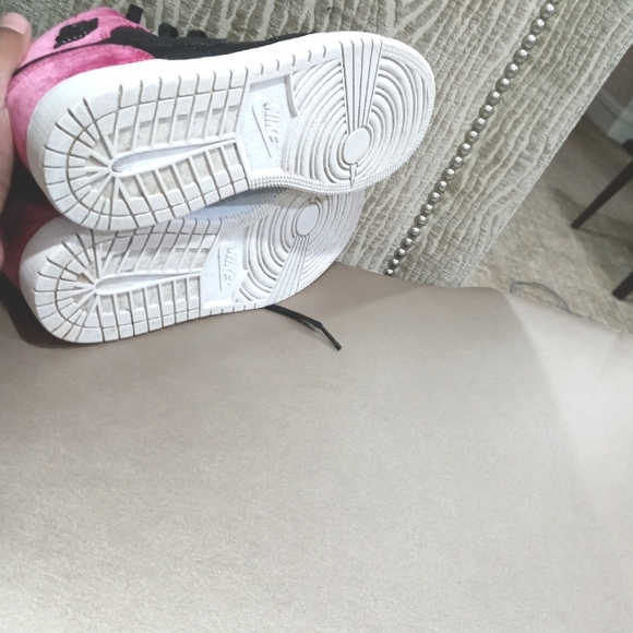 Nike Jordan 1 Mid Velvet Athletic Shoes/Sneakers - Picture 6 of 8